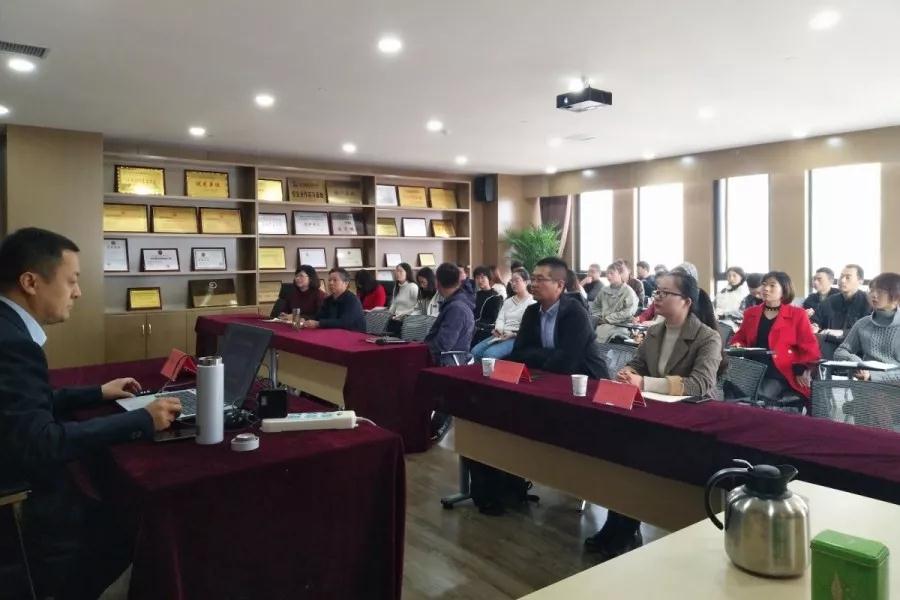 学无止境|开云集团官网-开云(中国)
举办法律知识专题培训